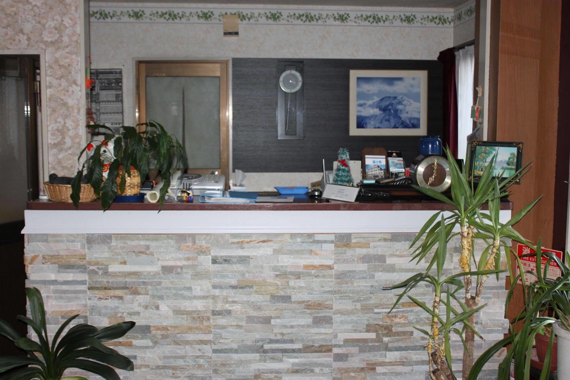 Business Hotel Fujimi Фуджийошида Екстериор снимка