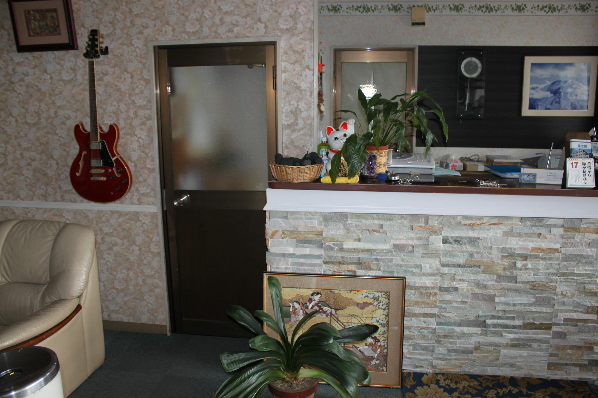 Business Hotel Fujimi Фуджийошида Екстериор снимка
